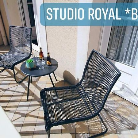 Studio Royal By Beds4Wanderlust - Place Du Marche Avec Parking Prive Fontainebleau Exterior photo