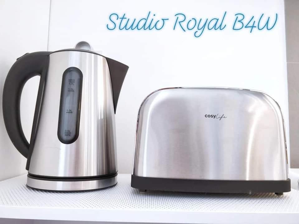 Studio Royal By Beds4Wanderlust - Place Du Marche Avec Parking Prive Fontainebleau Room photo