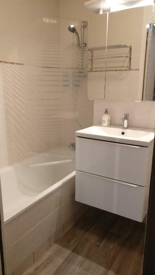 Studio Royal By Beds4Wanderlust - Place Du Marche Avec Parking Prive Fontainebleau Exterior photo