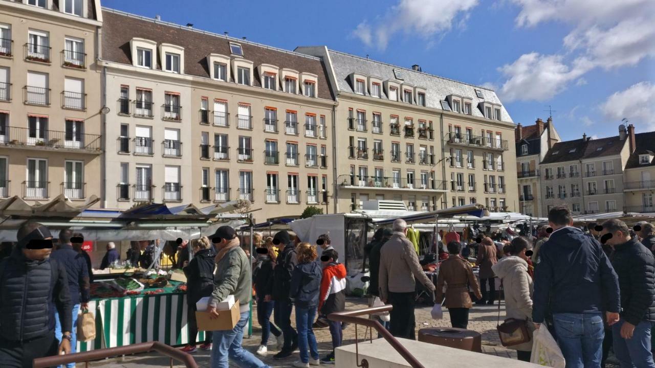 Studio Royal By Beds4Wanderlust - Place Du Marche Avec Parking Prive Fontainebleau Exterior photo