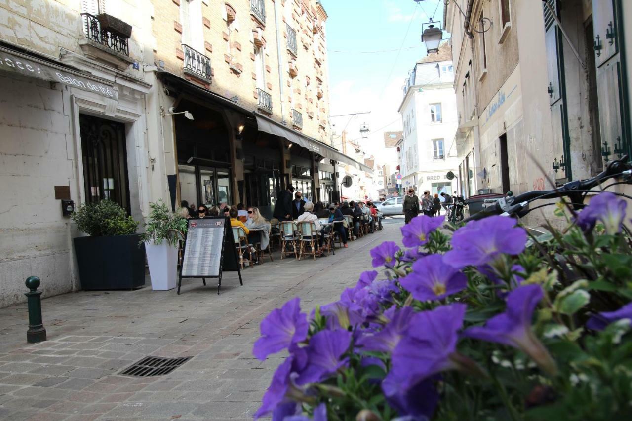 Studio Royal By Beds4Wanderlust - Place Du Marche Avec Parking Prive Fontainebleau Exterior photo